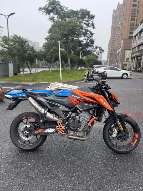 KTMR2R 790 Duke