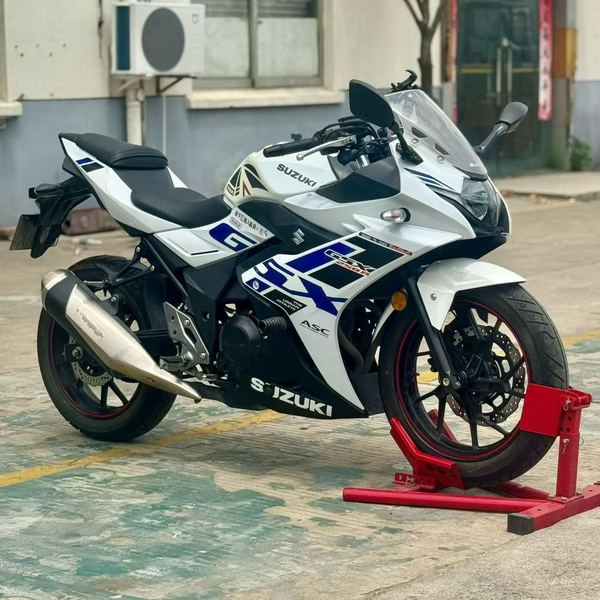 豪爵铃木 GSX250R