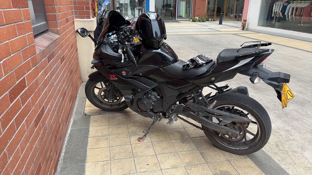 豪爵铃木 GSX250R