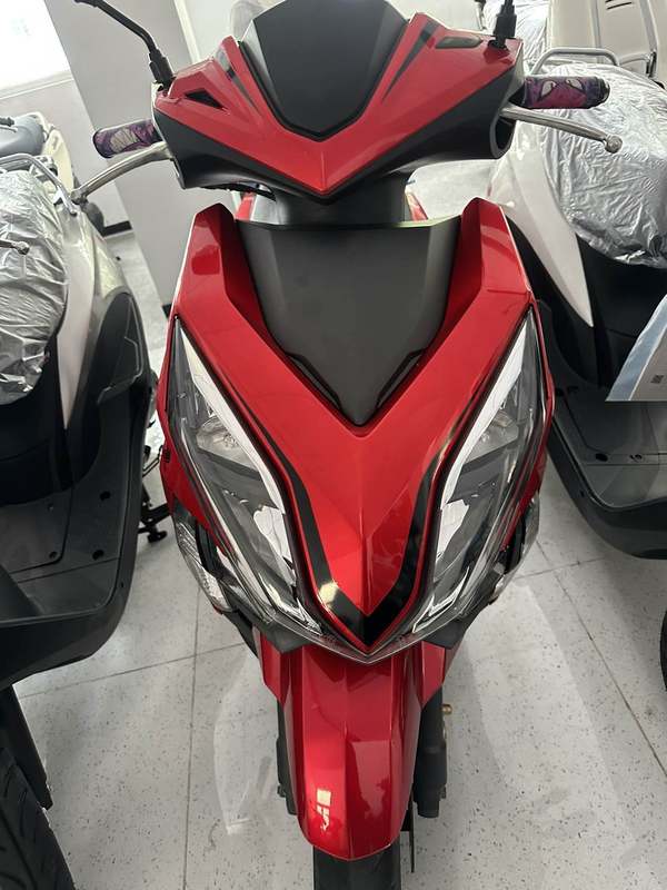 新大洲本田 裂行 RX125Fi