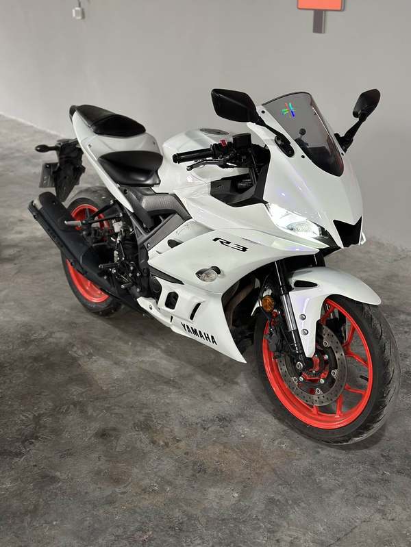 雅马哈 YZF-R3