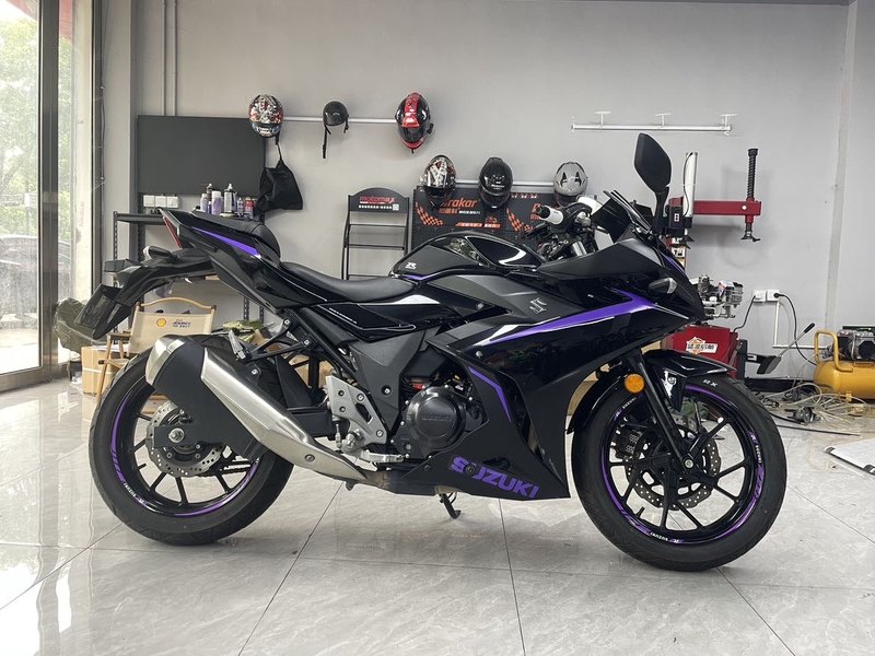豪爵铃木 GSX250R