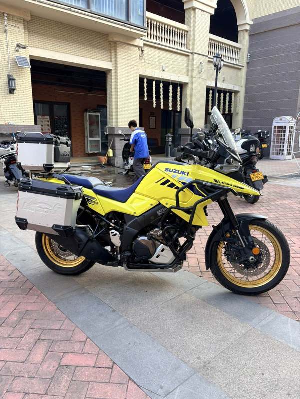 铃木 V-Strom 1050