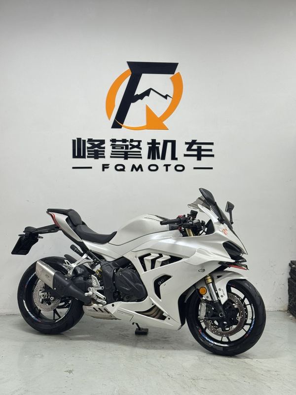 QJMOTOR 赛600