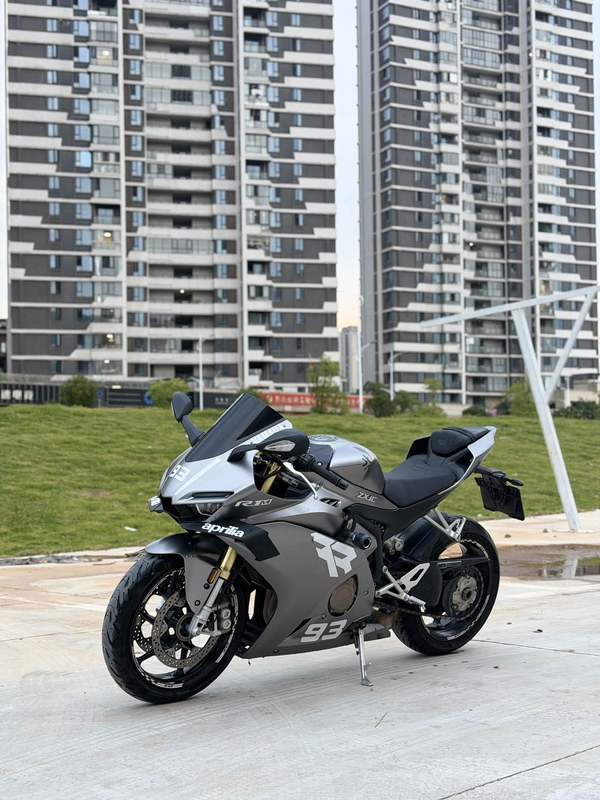 张雪机车 500RR