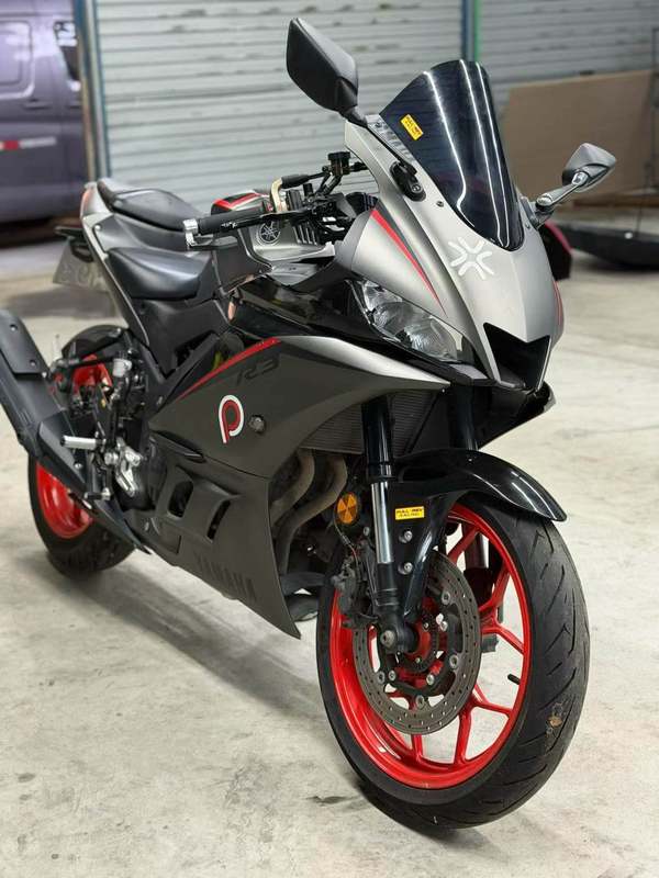 雅马哈 YZF-R3