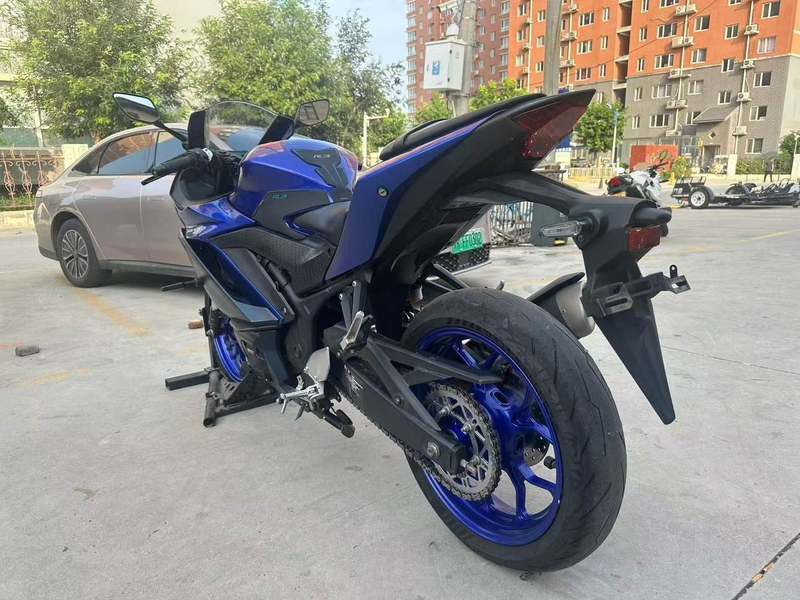 雅马哈 YZF-R3