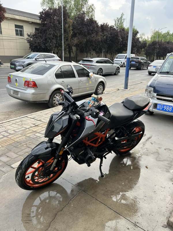 KTMR2R 390 Duke