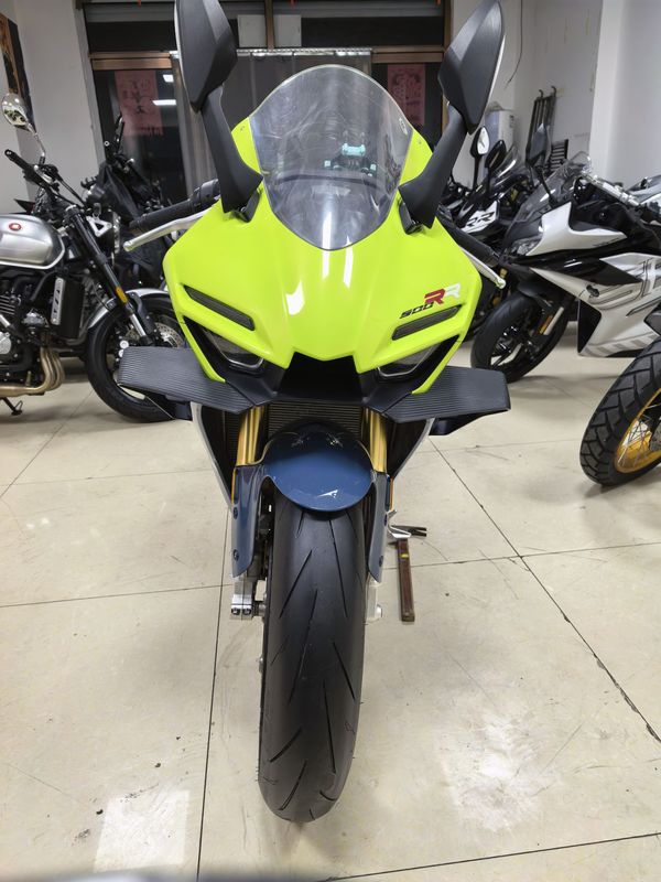 张雪机车 500RR