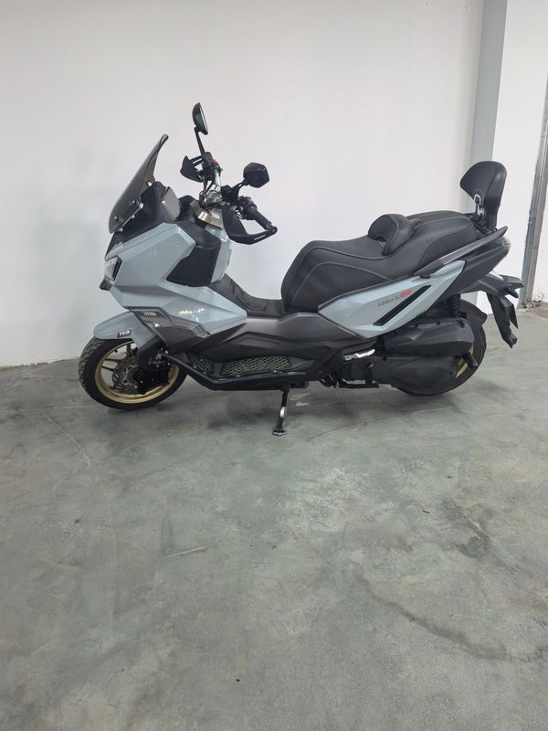 SYM三阳 Husky ADV 300