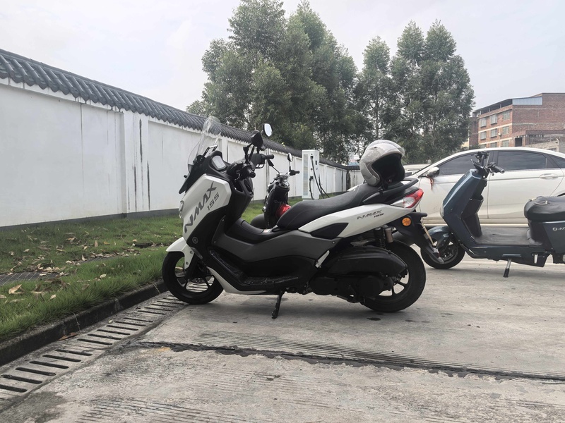 雅马哈 NMAX