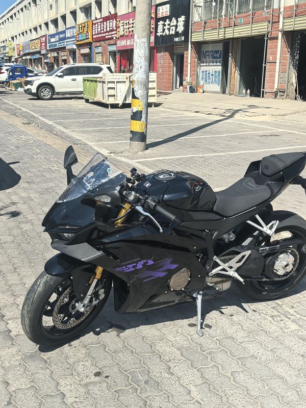 张雪机车 500RR