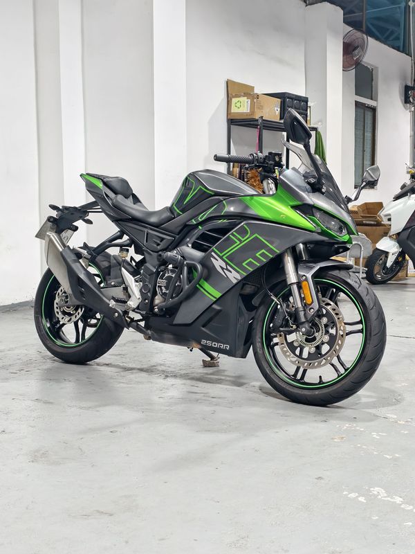 无极 250RR