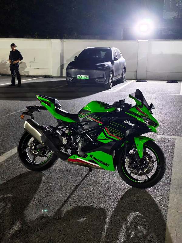 川崎 ZX-4R