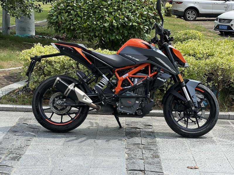 KTMR2R 390 Duke
