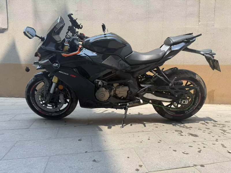 QJMOTOR 赛600