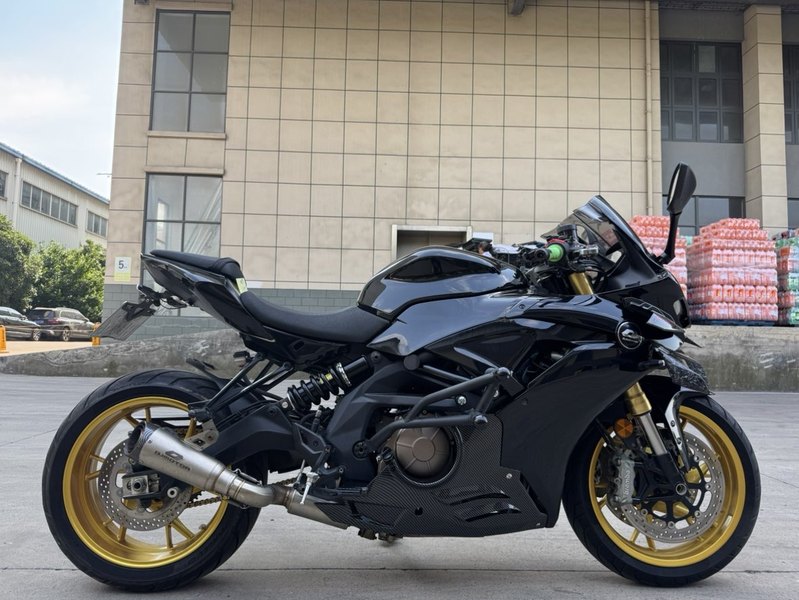 QJMOTOR 赛600