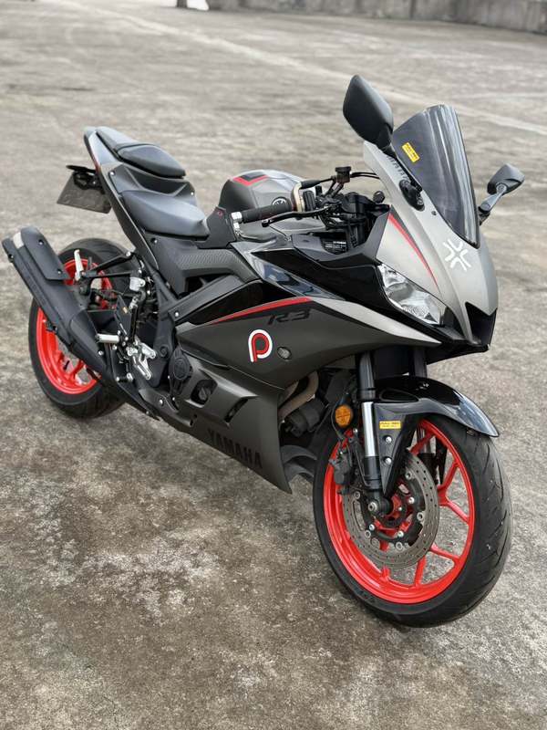 雅马哈 YZF-R3