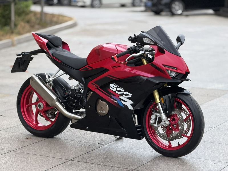 张雪机车 500RR