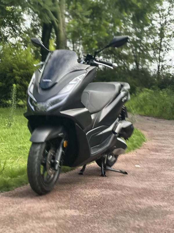 五羊本田 PCX