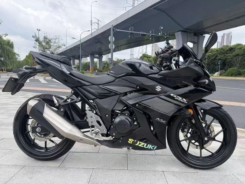 豪爵铃木 GSX250R