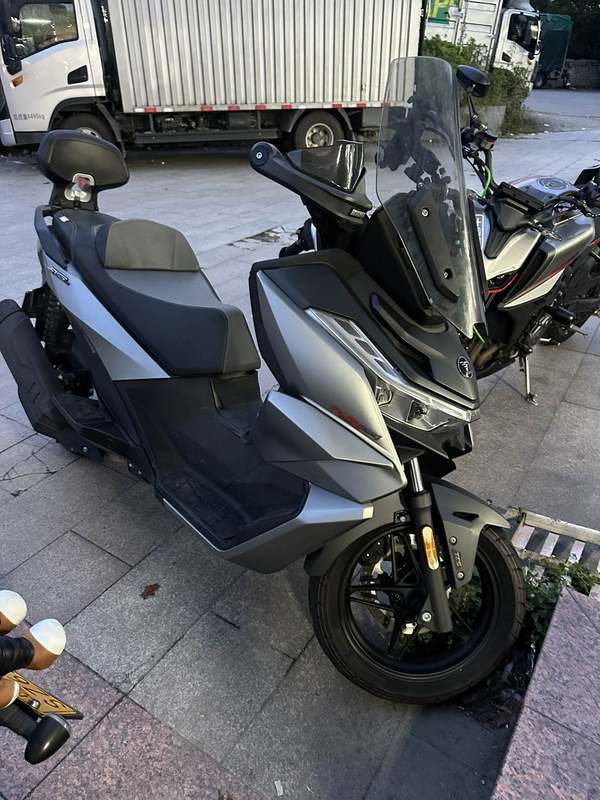 无极 SR250GT