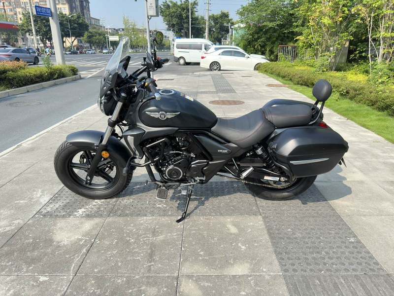 豪爵 TR300