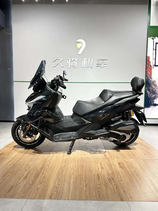 无极 SR250GT