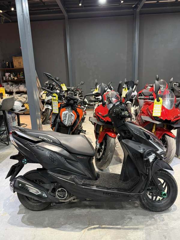 新大洲本田 裂行 RX125Fi