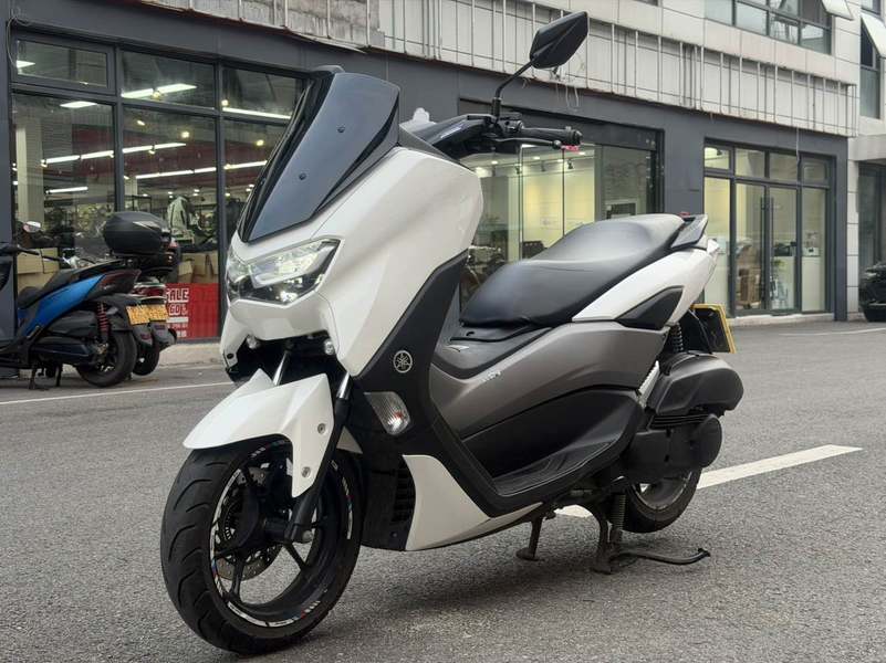 雅马哈 NMAX