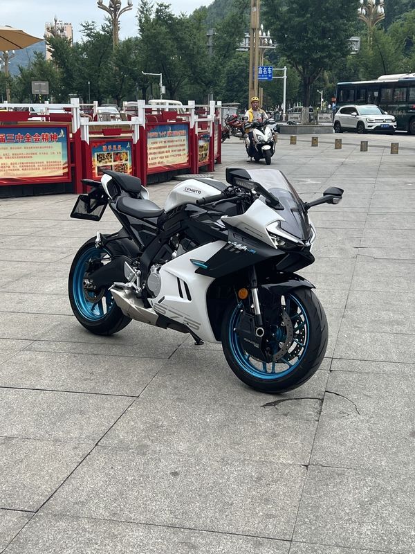 春风 675SR