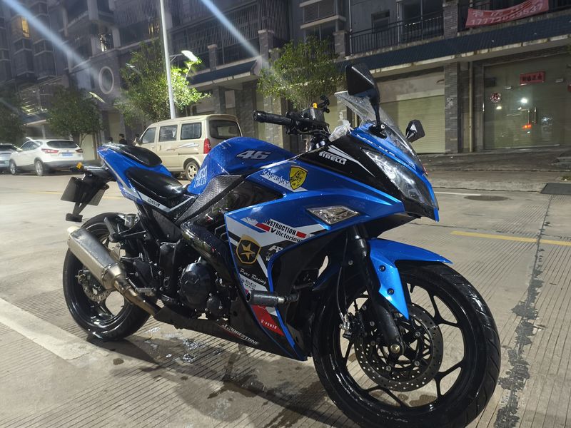 大力神 F8