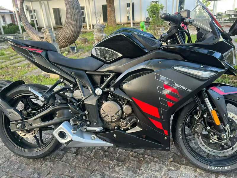无极 300RR
