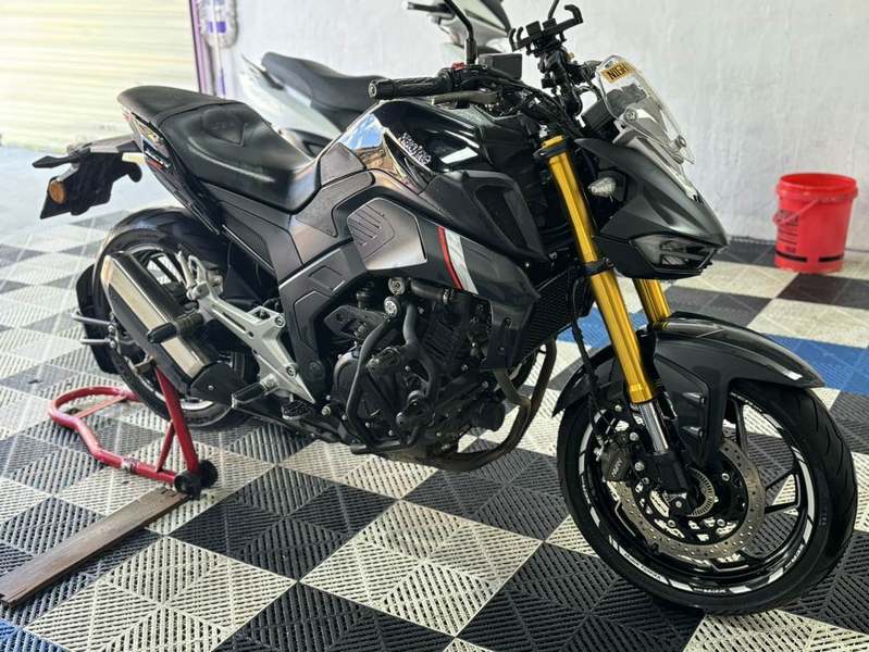 豪爵 XCR300