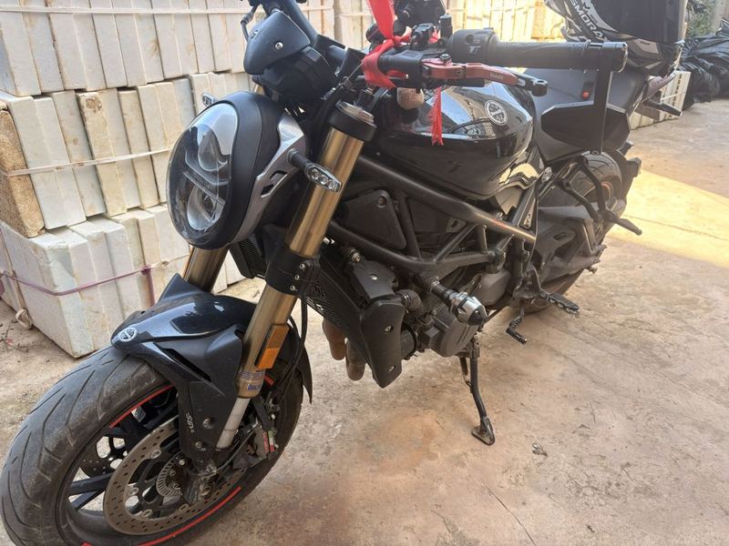 贝纳利 752S