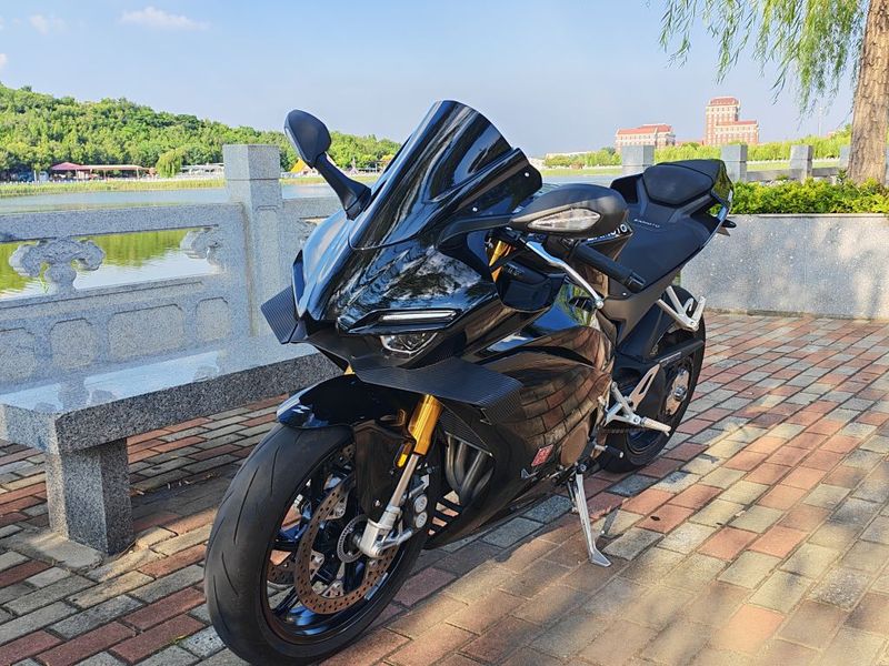 张雪机车 500RR