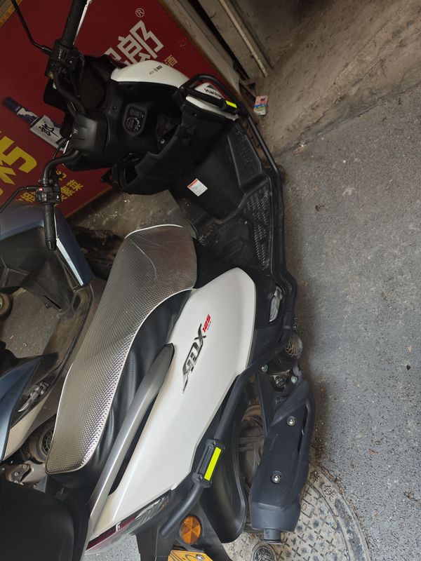 豪爵 ADX125