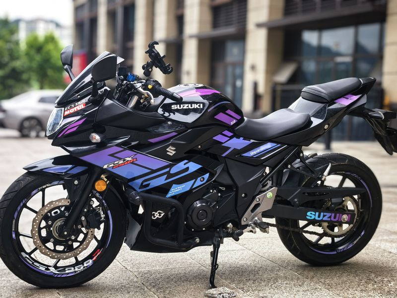 豪爵铃木 GSX250R