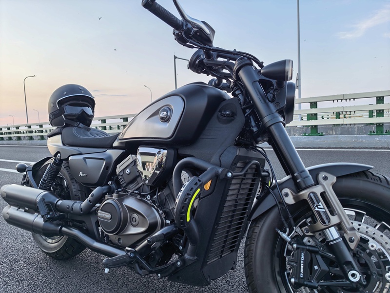 QJMOTOR 闪600