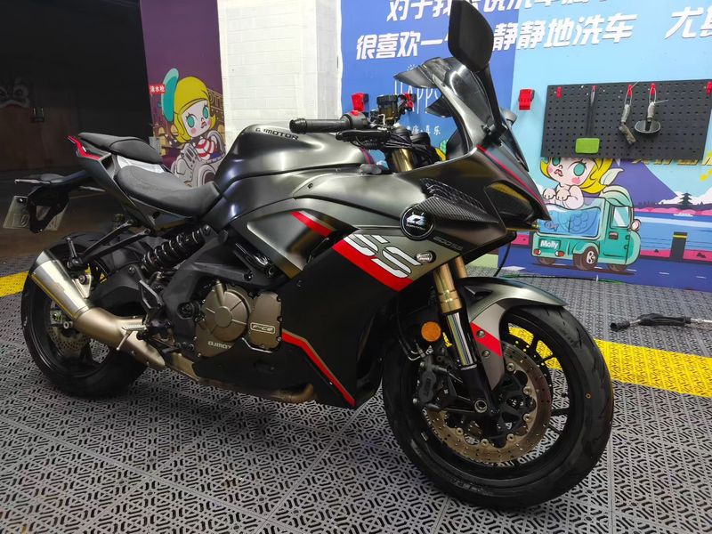 QJMOTOR 赛600
