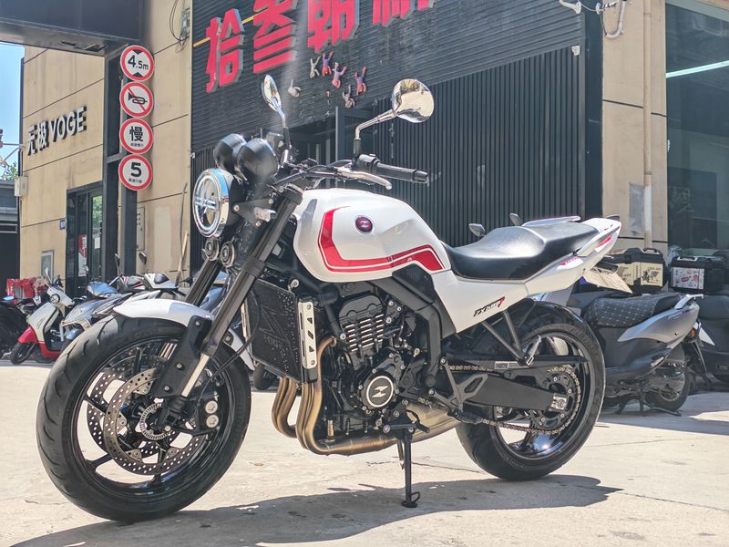张雪机车 500F