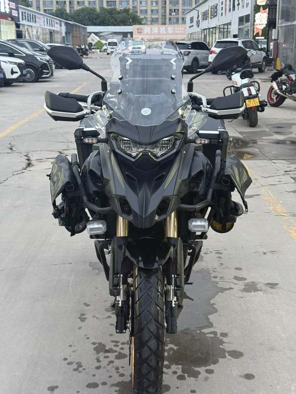 贝纳利 TRK552