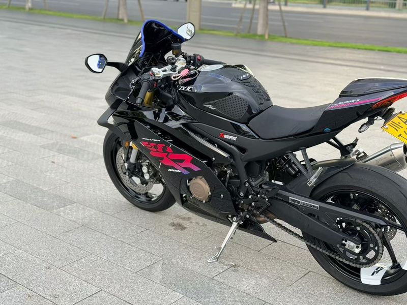 张雪机车 500RR