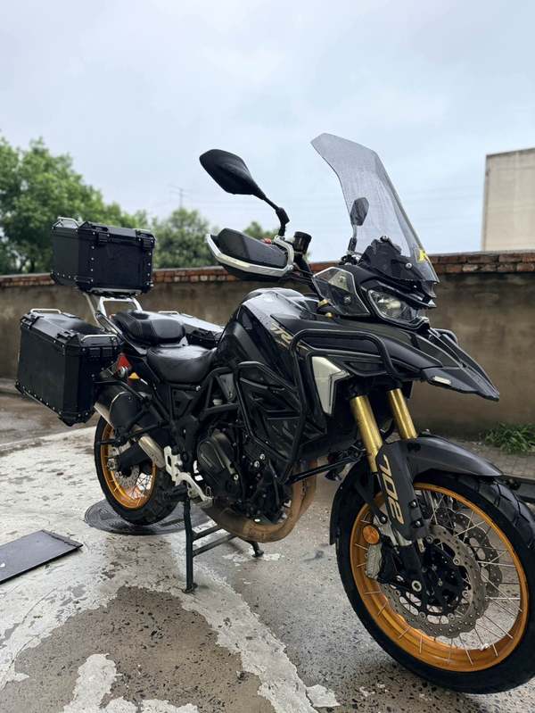 贝纳利 TRK702