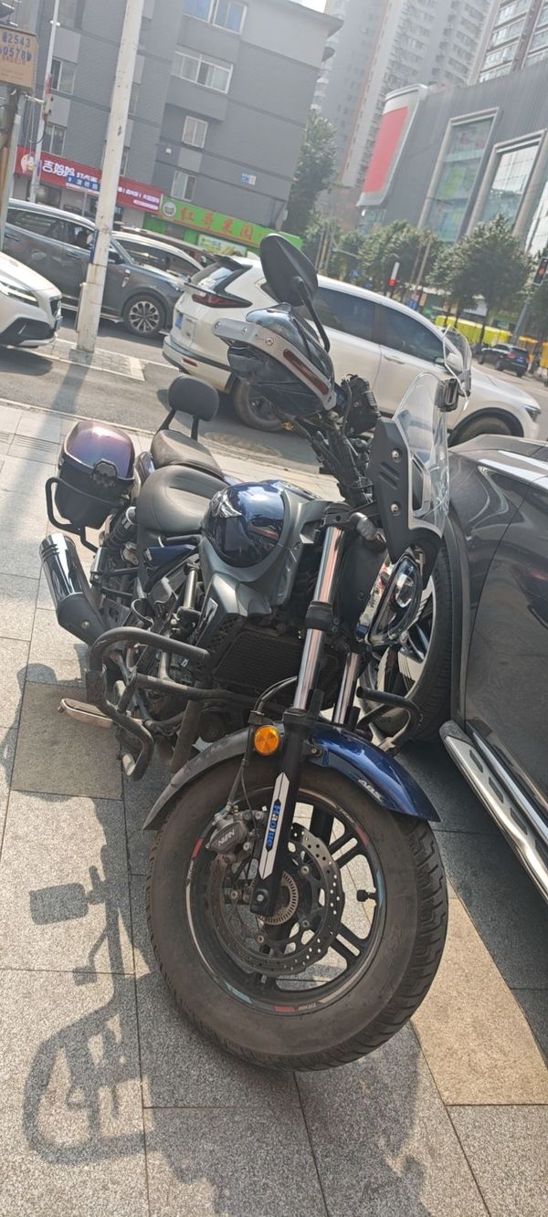豪爵 TR300