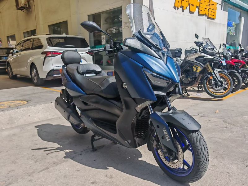 雅马哈 XMAX