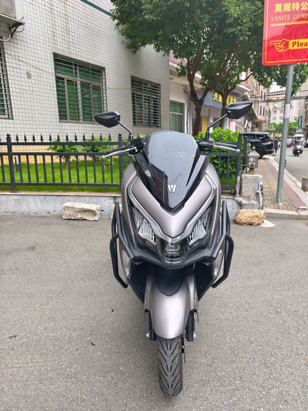 豪爵 ADX125