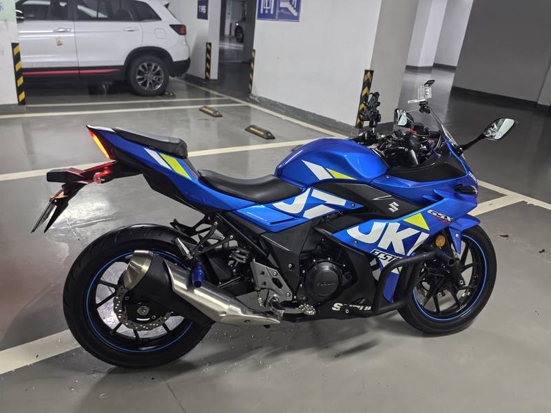 豪爵铃木 GSX250R