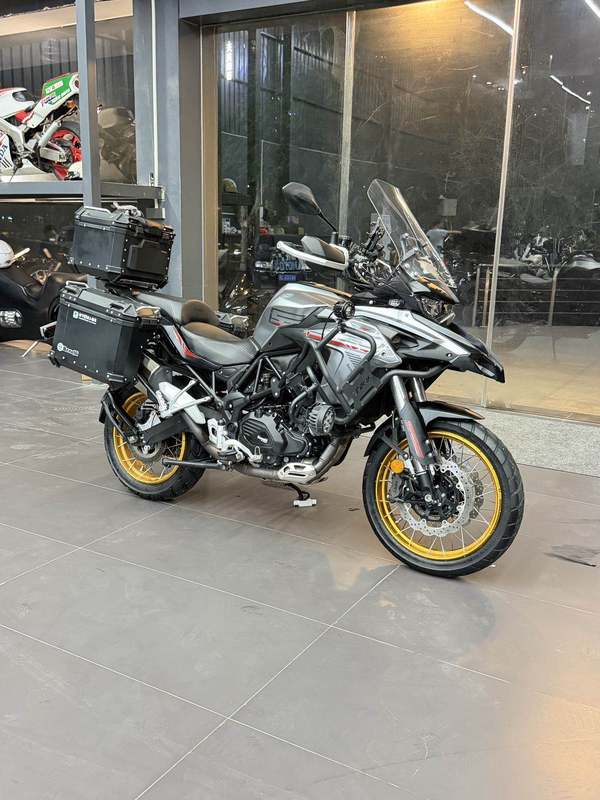 贝纳利 TRK552