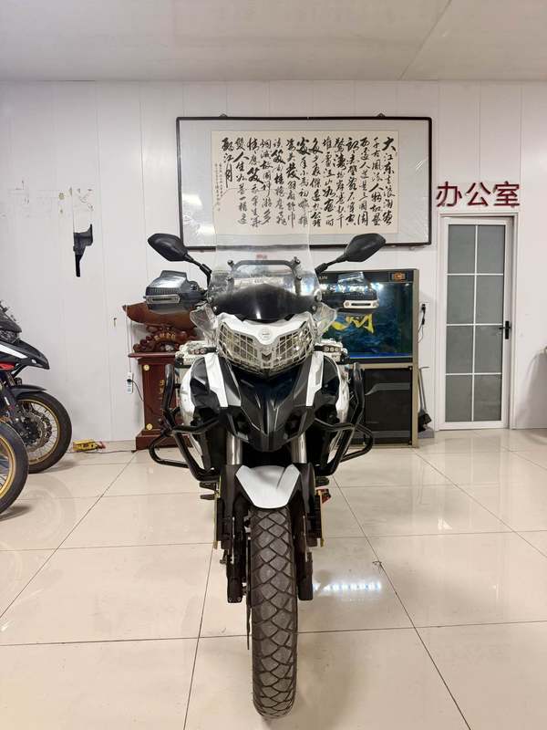 贝纳利 金鹏 TRK502
